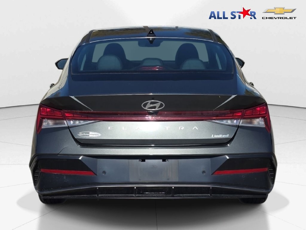 Used 2024 Hyundai Elantra Limited FWD image 4