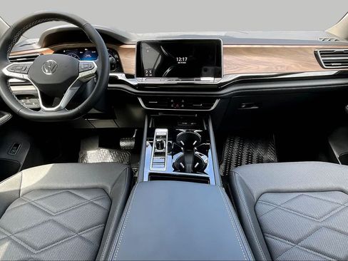 New 2026 Volkswagen Atlas SE FWD image 5