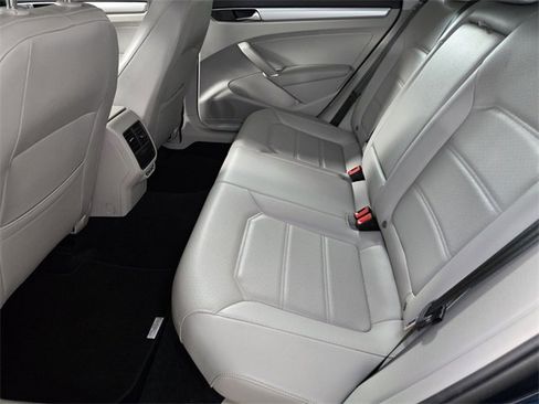 Used 2019 Volkswagen Passat 2.0T Wolfsburg w/ Wheels & Sunroof Package image 16