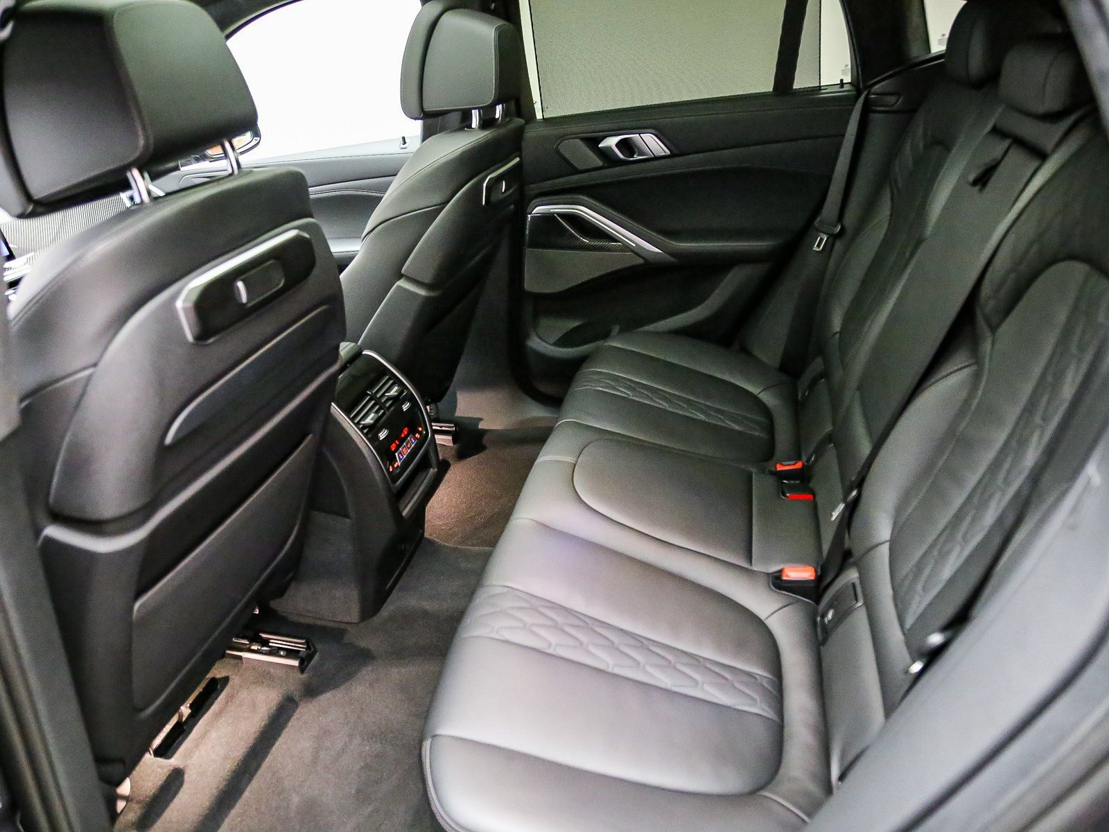 Certified 2025 BMW X6 M60i AWD/4WD image 20