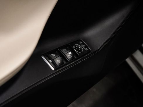 Used 2020 Tesla Model S Long Range image 34