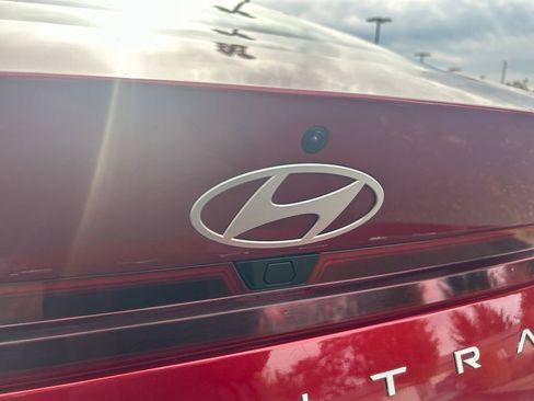 Used 2024 Hyundai Elantra SEL image 32