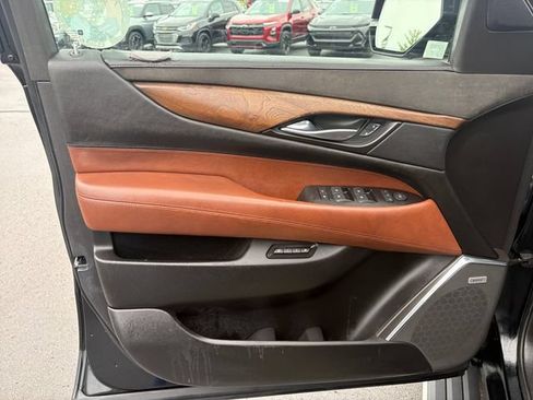 Used 2016 Cadillac Escalade Premium AWD/4WD image 19