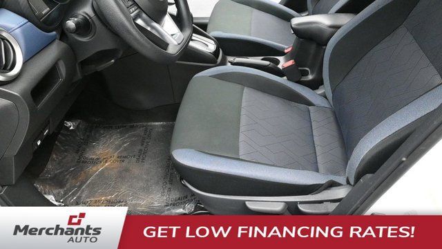 Used 2025 Nissan Versa SV FWD image 18