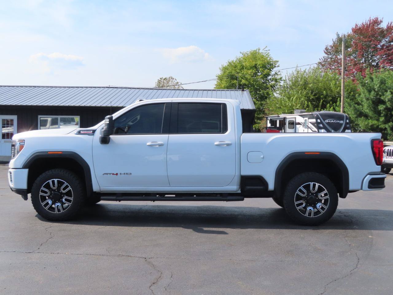 Used 2020 GMC Sierra 2500 AT4 w/ AT4 Premium Package AWD/4WD image 3
