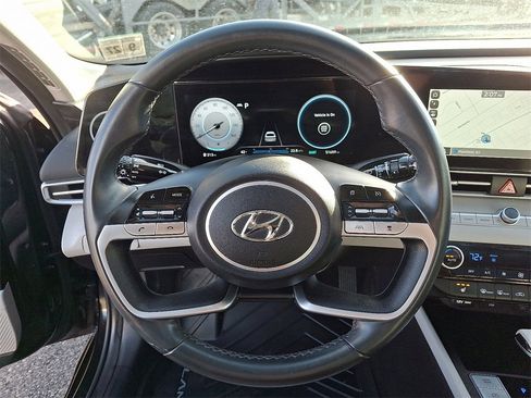 Used 2023 Hyundai Elantra Limited image 21