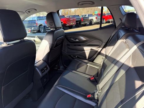Certified 2023 GMC Terrain SLT image 9