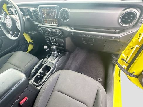Used 2023 Jeep Wrangler Unlimited w/ Sun & Screen Package AWD/4WD image 32
