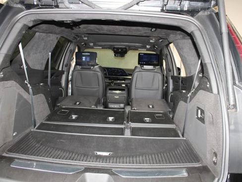 Used 2023 Cadillac Escalade V AWD/4WD image 36