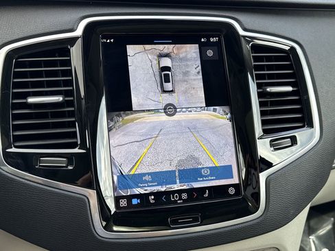 Used 2024 Volvo XC90 T8 Plus w/ Protection Package Premier image 21