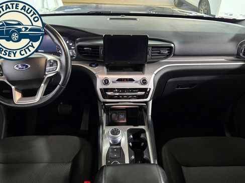 Used 2022 Ford Explorer XLT AWD/4WD image 7