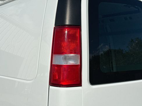 Used 2022 Chevrolet Express 2500 w/ Driver Convenience Package image 31