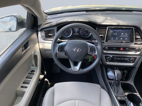Used 2018 Hyundai Sonata SE FWD image 14