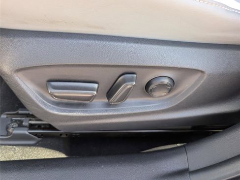 Used 2021 Toyota Prius Prime XLE image 21