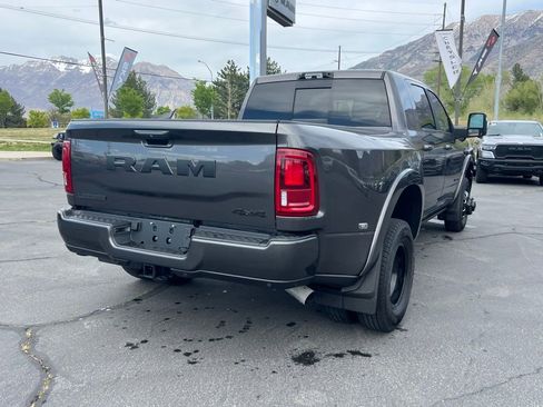 Used 2025 RAM 3500 Laramie AWD/4WD image 7