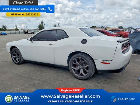 Used 2015 Dodge Challenger SXT RWD image 3