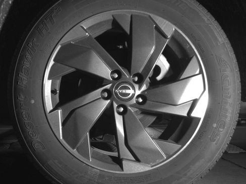 Used 2024 Nissan Rogue SV image 14