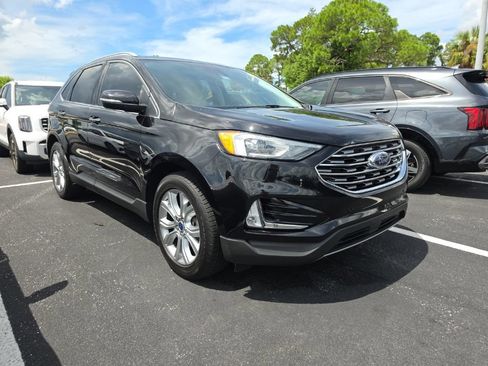 Used 2020 Ford Edge Titanium FWD image 2