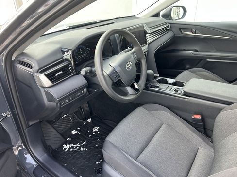 Certified 2025 Toyota Camry LE image 9