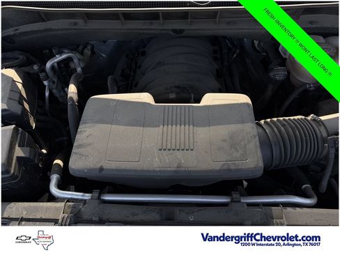 Used 2024 Chevrolet Suburban LT RWD image 34