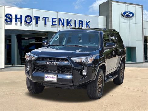 Used 2023 Toyota 4Runner 40th Anniversary SE image 3