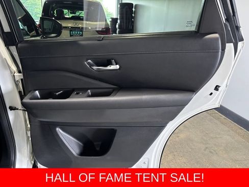 Used 2023 Nissan Pathfinder SL w/ Black Appearance Package AWD/4WD image 21