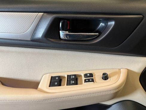 Used 2017 Subaru Legacy 2.5i Premium image 19