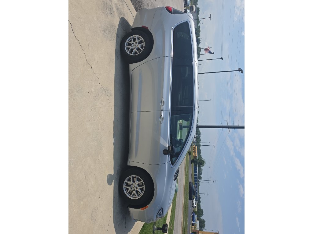 Used 2024 Chrysler Pacifica Touring-L FWD image 4
