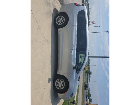 Used 2024 Chrysler Pacifica Touring-L FWD image 4