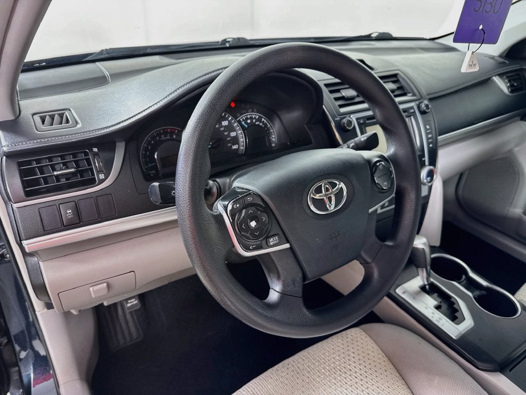 Used 2013 Toyota Camry LE FWD image 9
