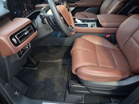 Used 2026 Lincoln Aviator Reserve w/ Luxury Package image 31