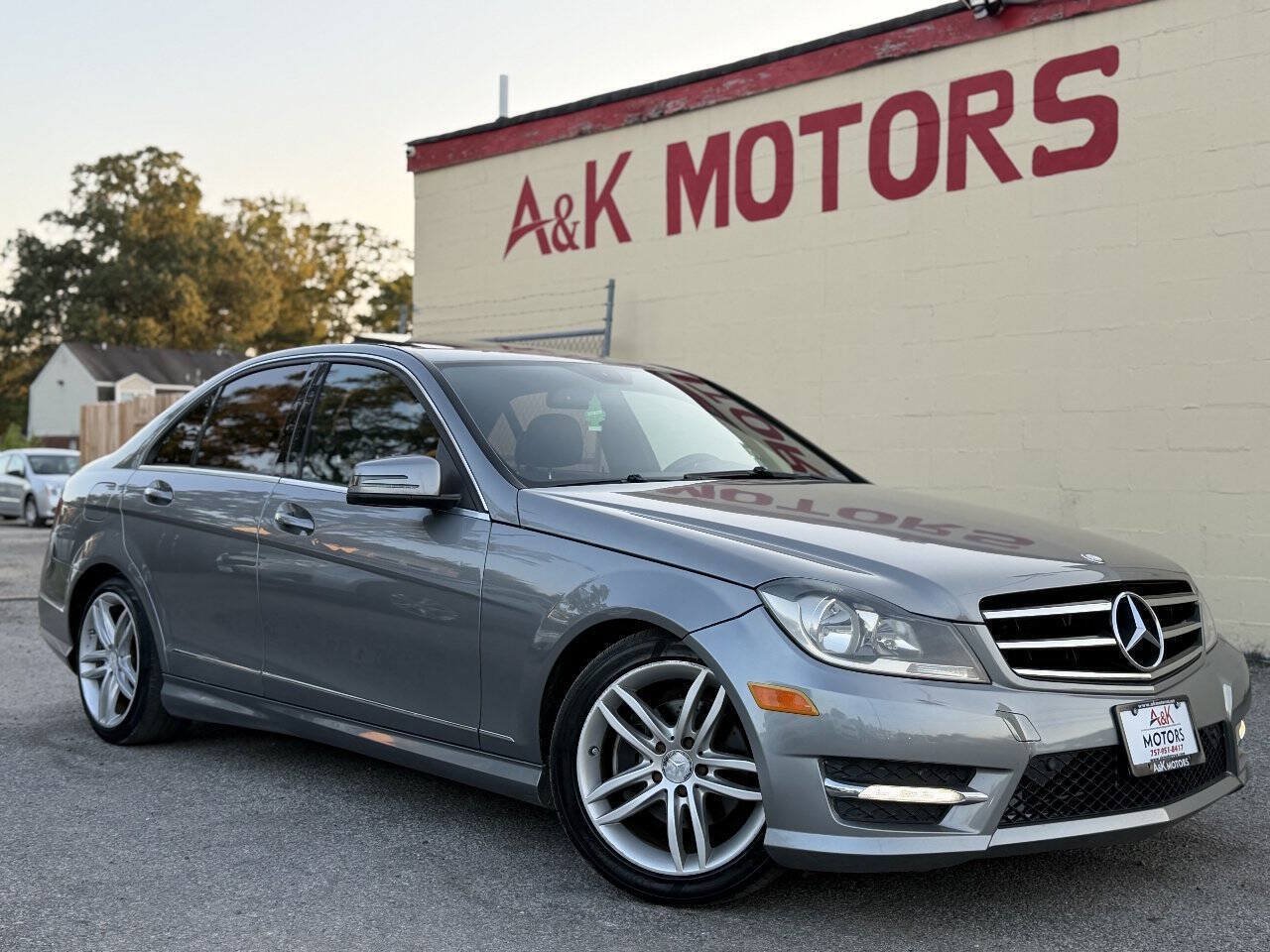 Used 2012 Mercedes-Benz C 300 4MATIC Sedan image 1