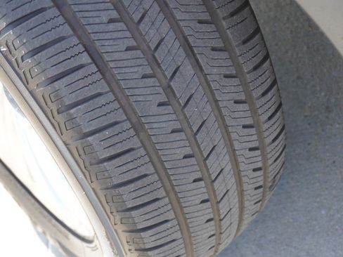 Used 2022 Ford Explorer Limited w/ Equipment Group 301A RWD image 12