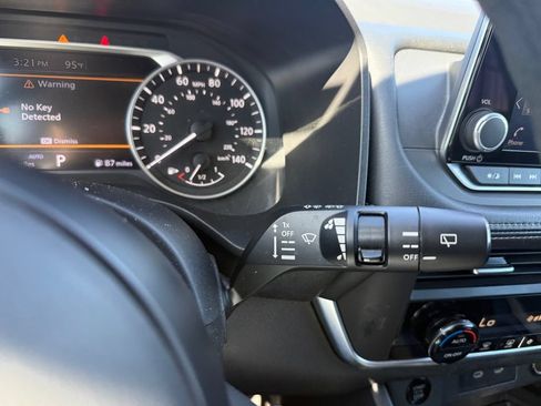 Used 2024 Nissan Rogue SV AWD/4WD image 24