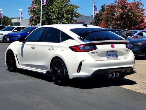 Used 2023 Honda Civic Type R image 6