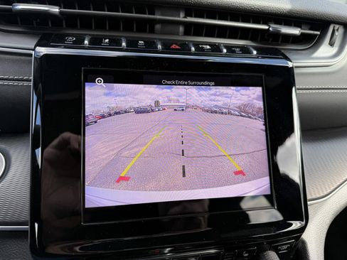 Used 2023 Jeep Grand Cherokee Altitude image 23