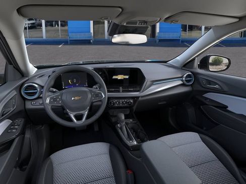 New 2026 Chevrolet Trax LT w/ LT Convenience Package FWD image 17