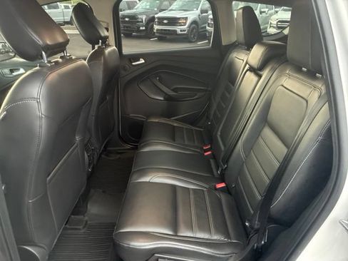Used 2019 Ford Escape Titanium w/ U9j03 - Titanium Tow Package AWD/4WD image 18
