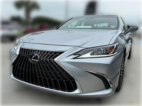 Certified 2025 Lexus ES 350 w/ Premium Package FWD image 3