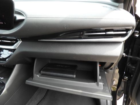Used 2024 Buick Envista Avenir FWD image 37