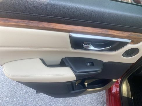 Used 2017 Honda CR-V Touring image 12