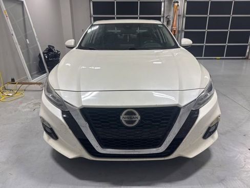 Used 2019 Nissan Altima 2.5 SV FWD image 2