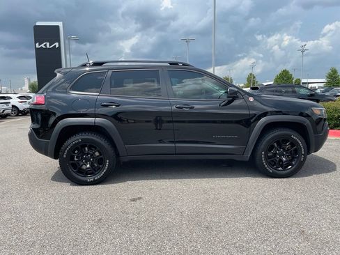 Used 2022 Jeep Cherokee Trailhawk w/ Sound & Nav Group AWD/4WD image 9