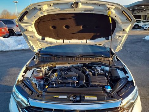 Used 2024 Volkswagen Jetta SE FWD image 10