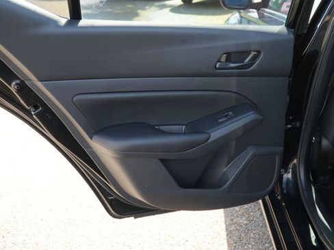 Used 2024 Nissan Altima 2.5 S FWD image 17