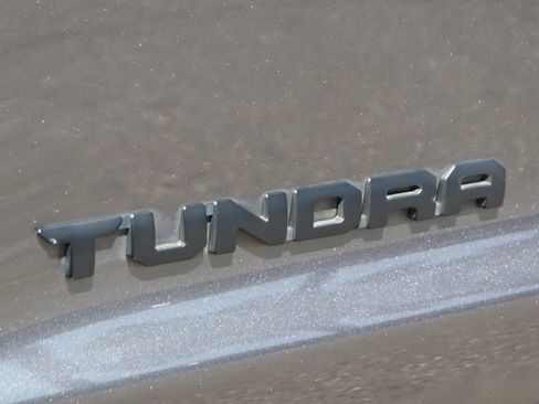 Used 2018 Toyota Tundra SR5 w/ SR5 Upgrade Package AWD/4WD image 48