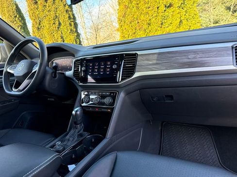 Used 2023 Volkswagen Atlas Cross Sport SE w/ Panoramic Sunroof Package image 30