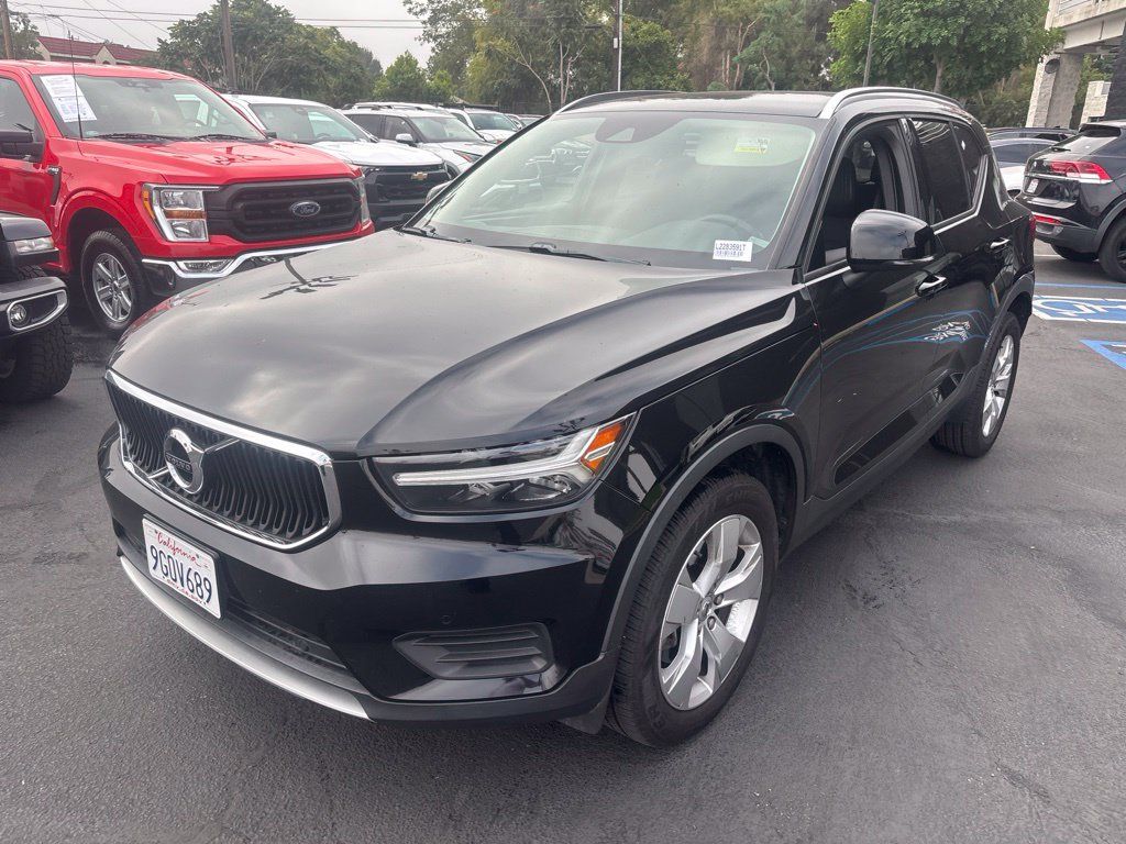 Used 2020 Volvo XC40 T5 Momentum AWD/4WD image 8