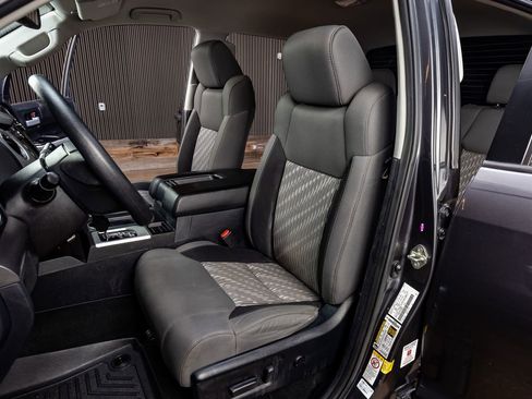 Used 2019 Toyota Tundra SR5 w/ SR5 Upgrade Package image 28