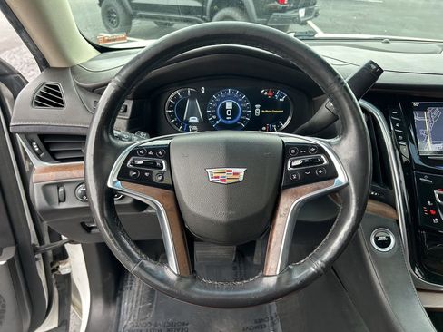 Used 2019 Cadillac Escalade ESV Premium Luxury AWD/4WD image 24